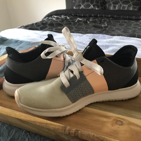 Reebok shoes - Picture 1 of 4